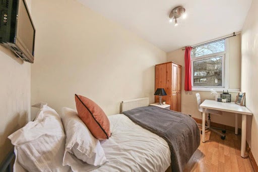 Room Chippenham Road in City of Westminster