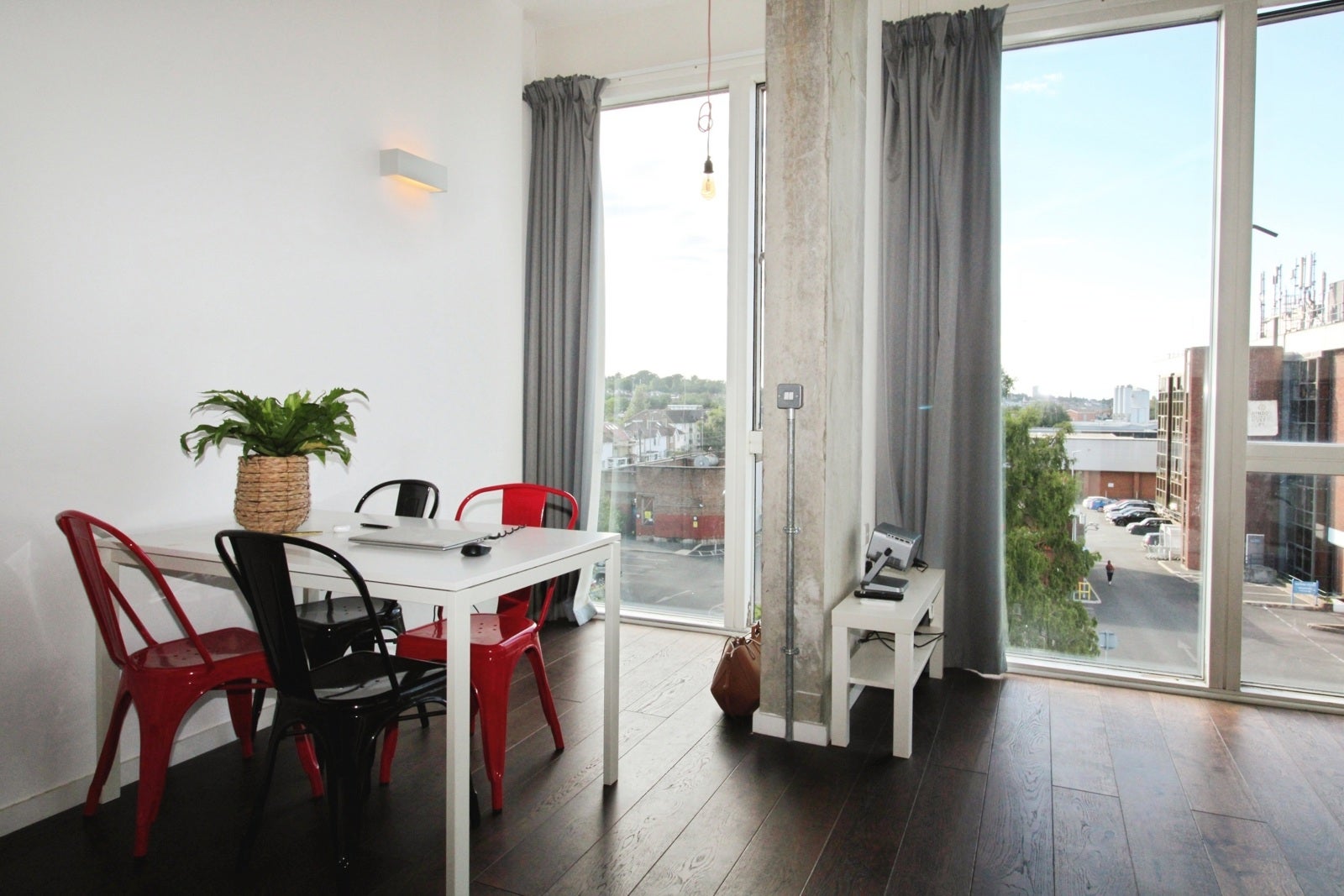 Flat Brickfield Road in Greater London