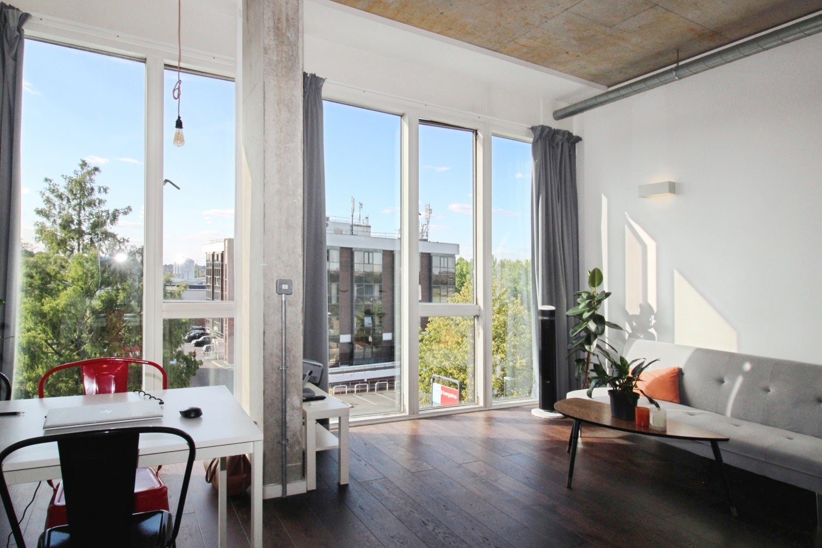 Flat Brickfield Road in Greater London