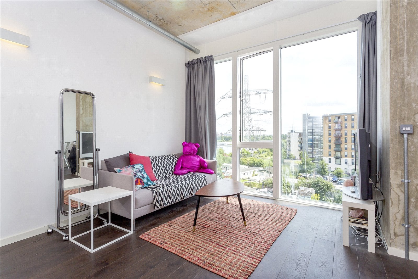 Flat Brickfield Road in Greater London