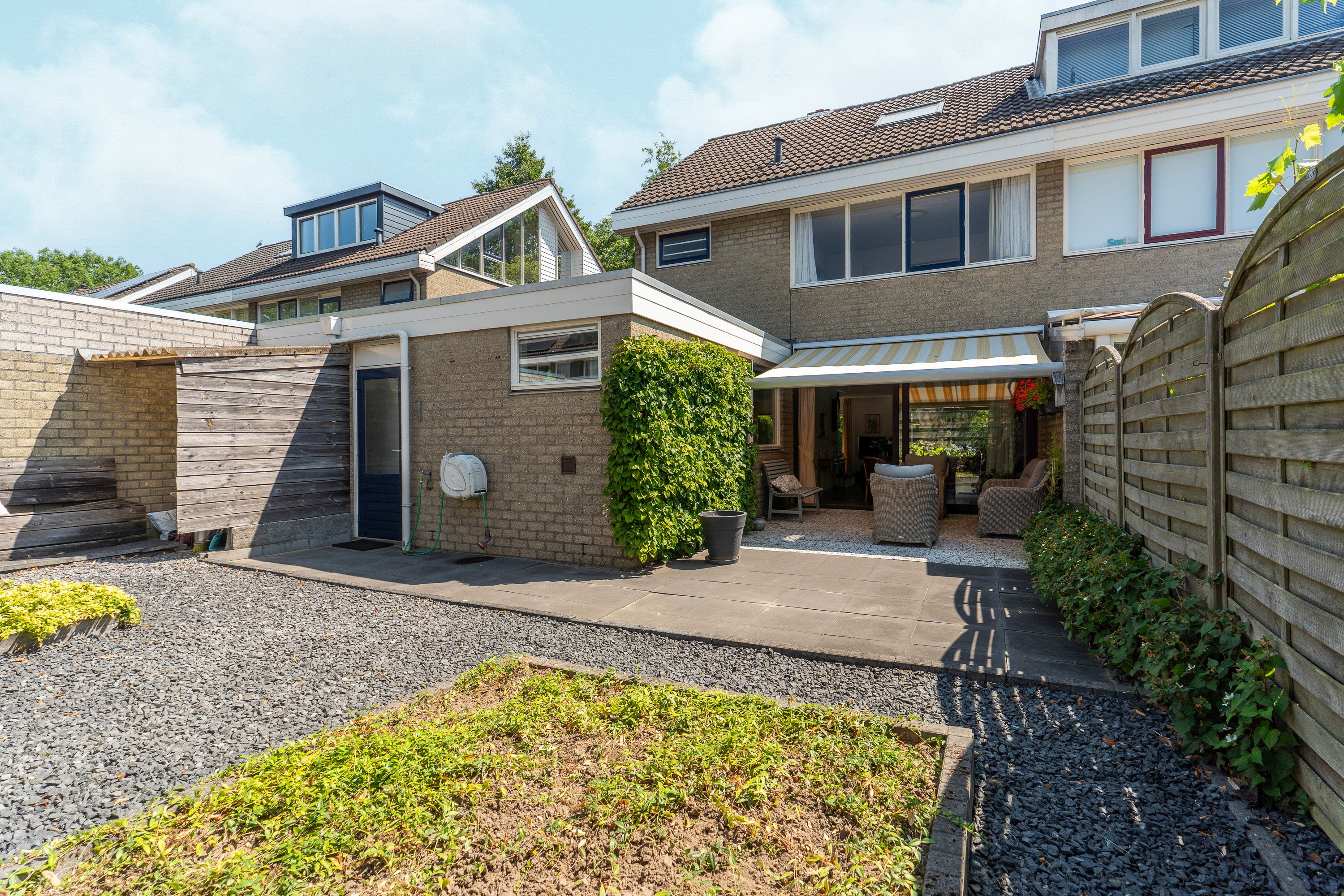 Tussenwoning te koop: Elsweide 63, Zevenaar