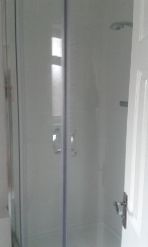 Room Harben Road in Greater London
