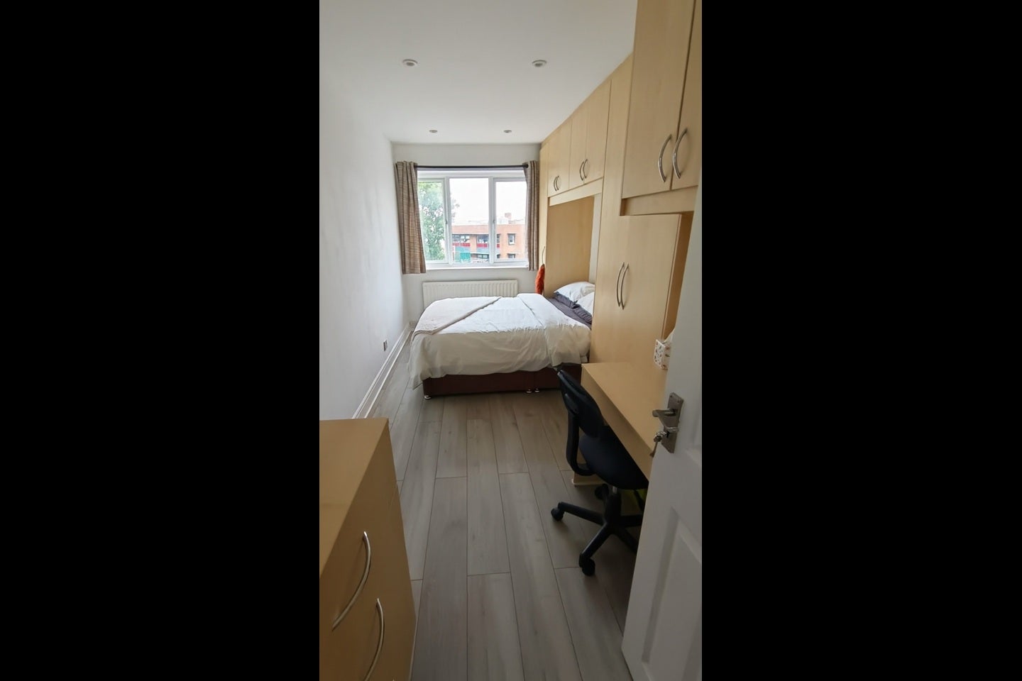 Room Farm Avenue in Greater London