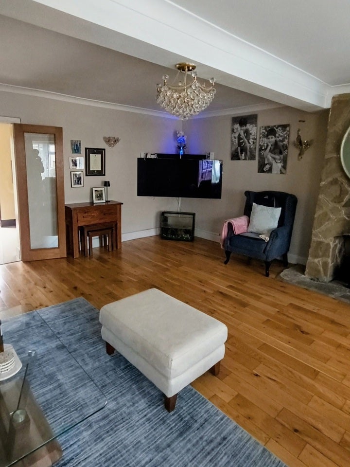 Room Farm Avenue in Greater London