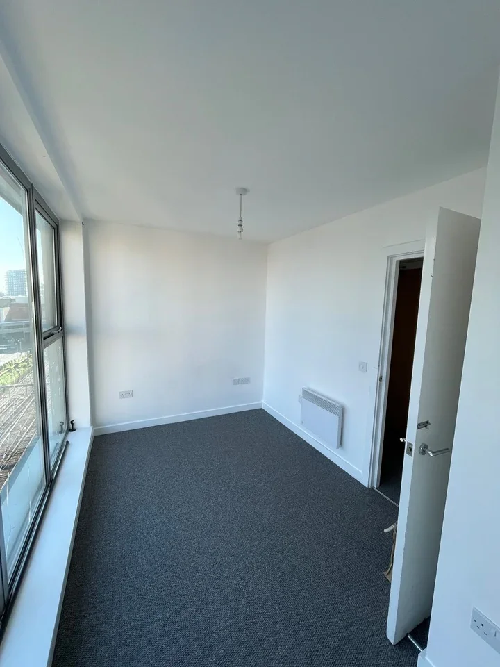 Flat Ley Street in Greater London