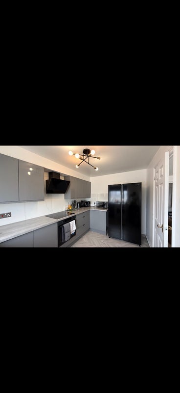Flat Felixstowe Court in Greater London