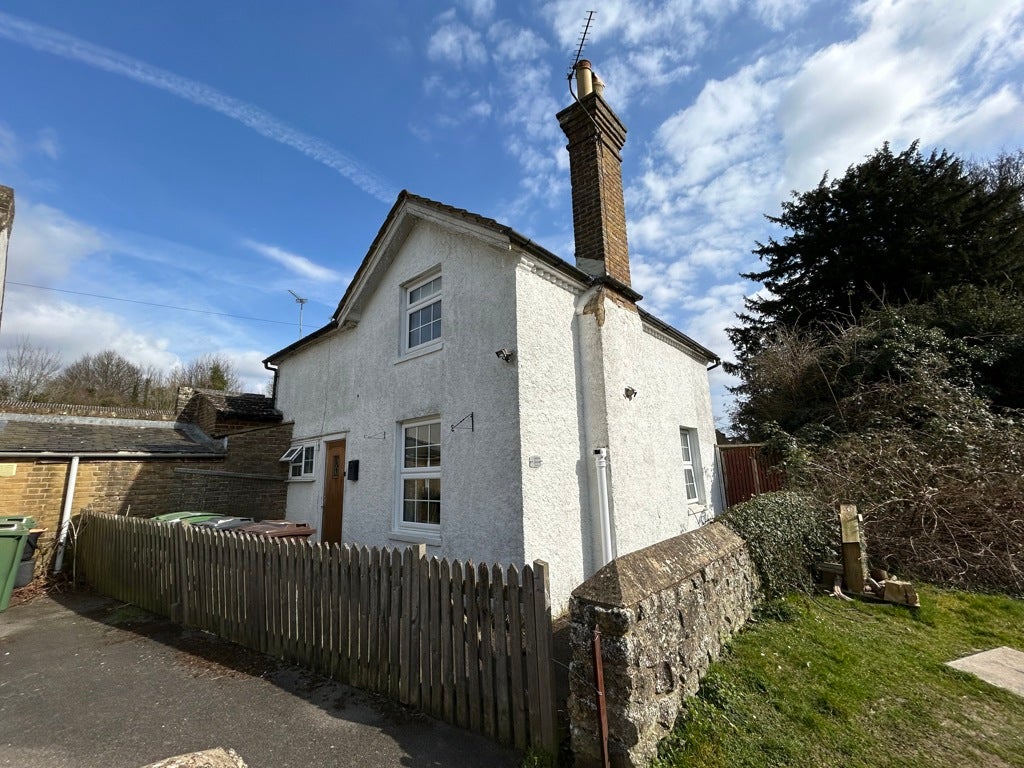House Chart Road in Maidstone