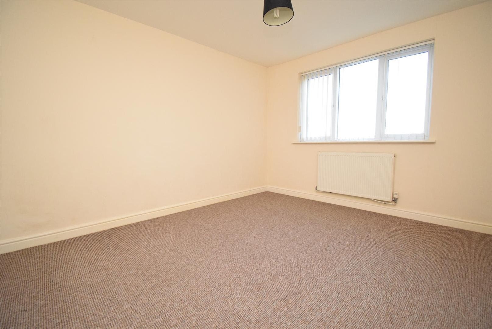 Flat Kinsley Street in Wakefield