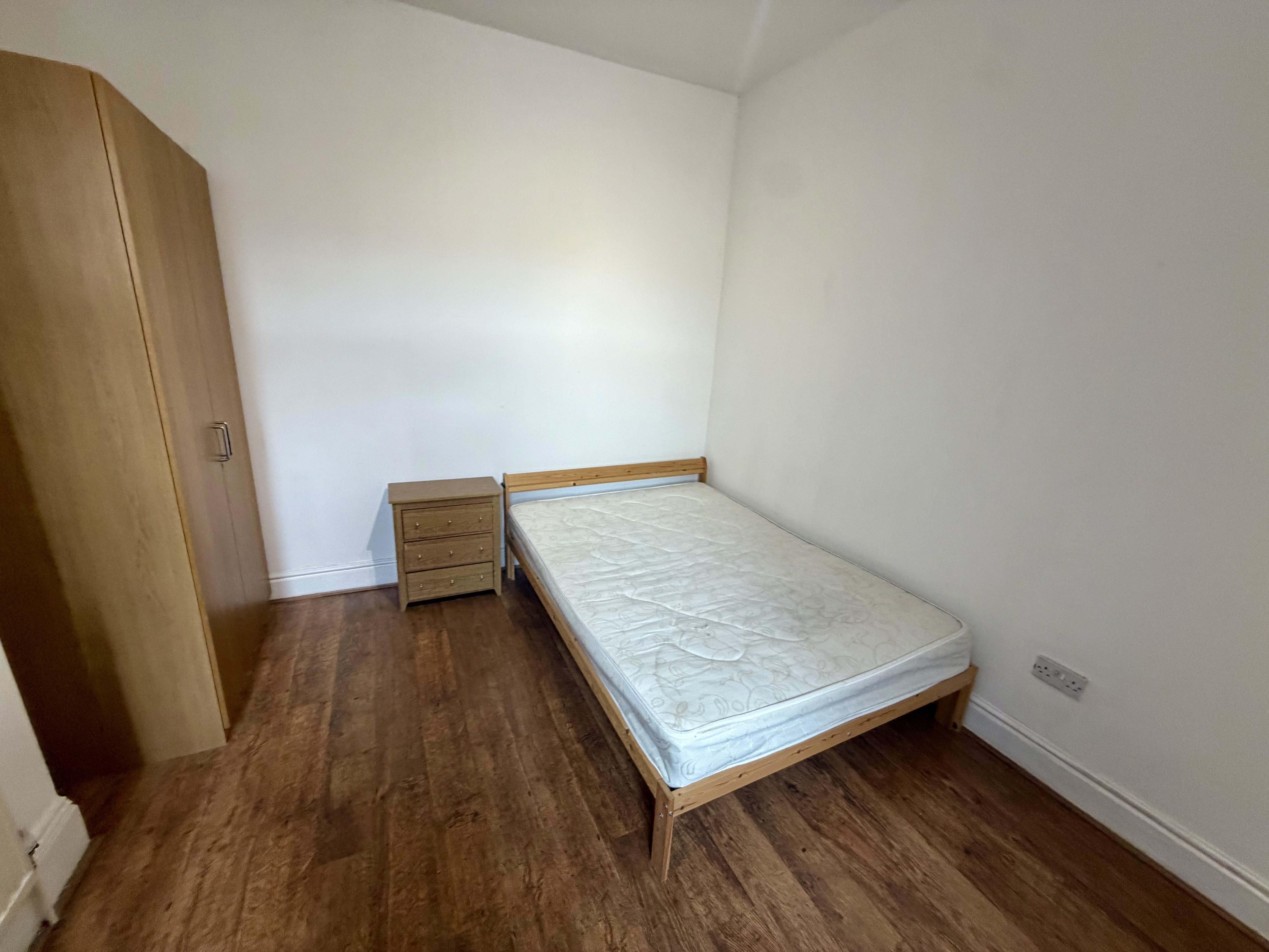 Flat Wilmslow Road in Manchester