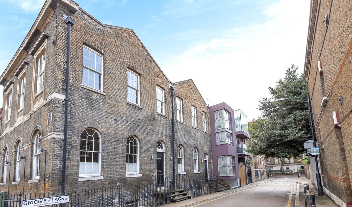 Flat The Grange in Greater London
