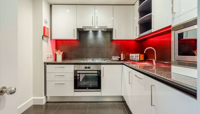 Flat Westferry Circus in Greater London
