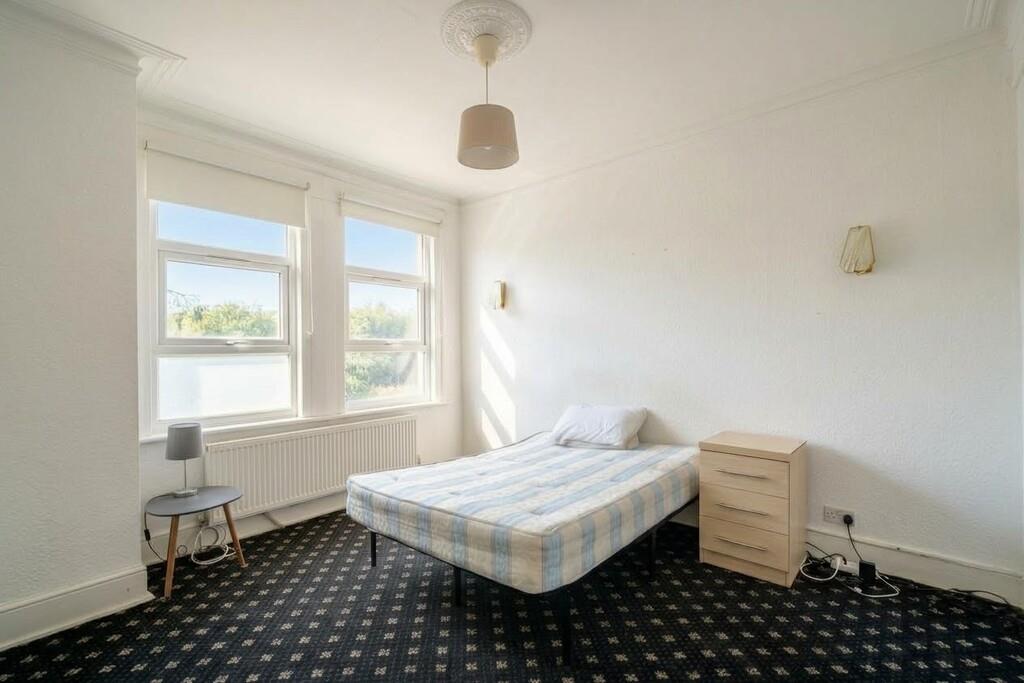 House Brenthurst Road in Greater London