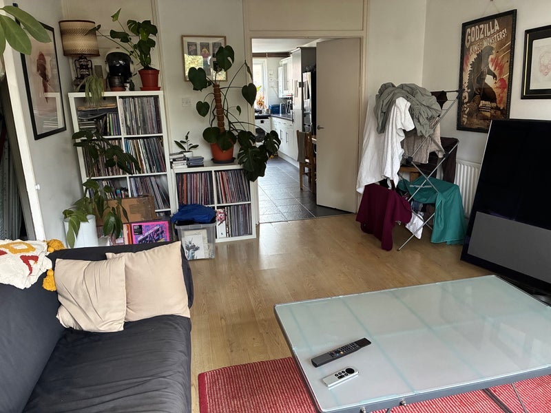 Room Benthal Road in Greater London