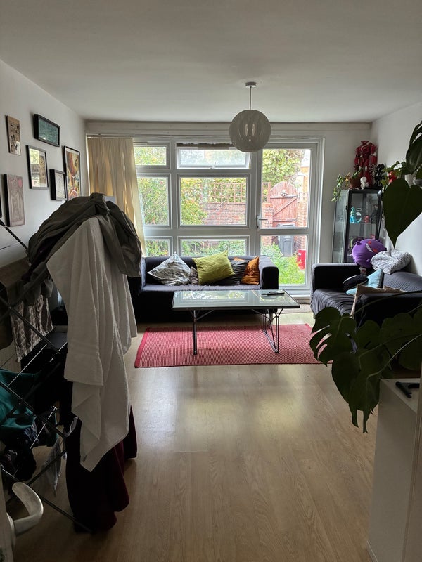 Room Benthal Road in Greater London