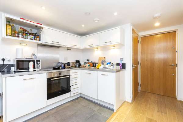 Flat Annette Road in Greater London