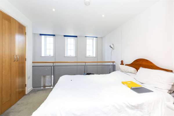 Flat Annette Road in Greater London