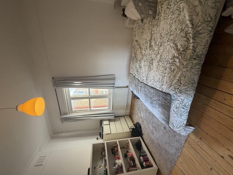 Room Fulham Palace Road in Greater London