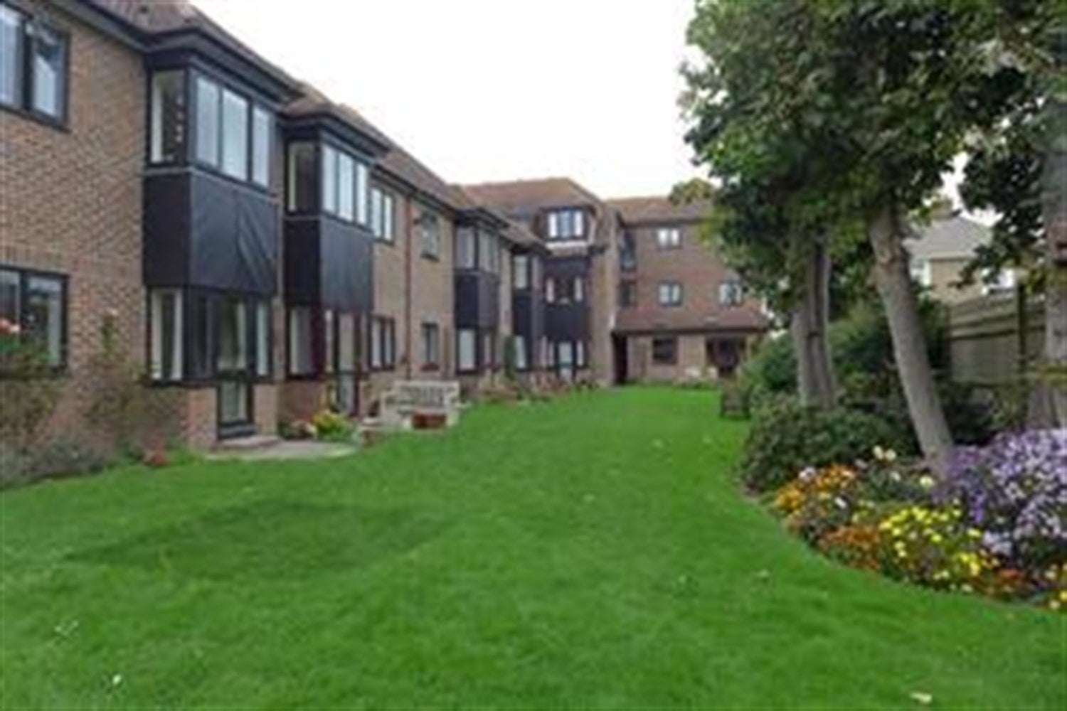 Flat James Close in Havant