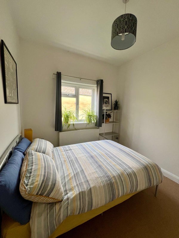 Room Playford Road in Greater London