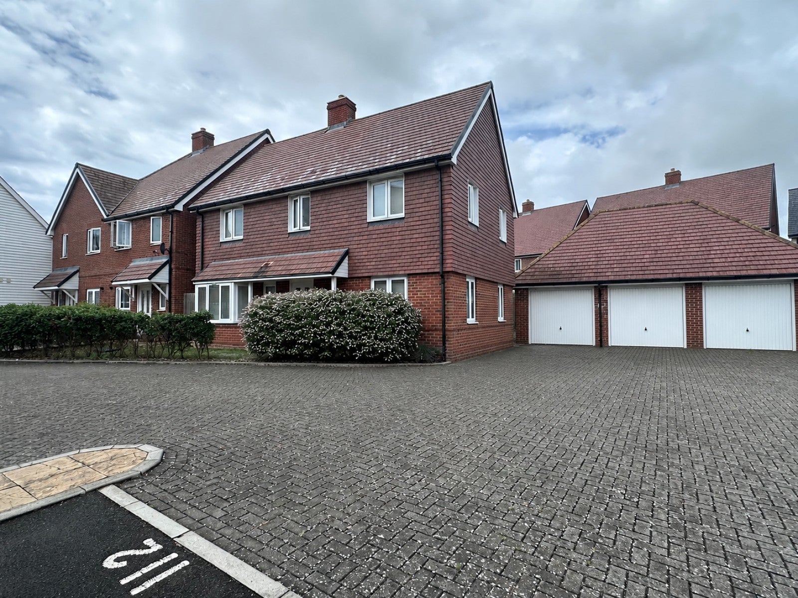 House Anderida Close in Wealden