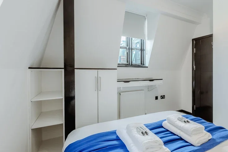Flat Bouverie Place in City of Westminster