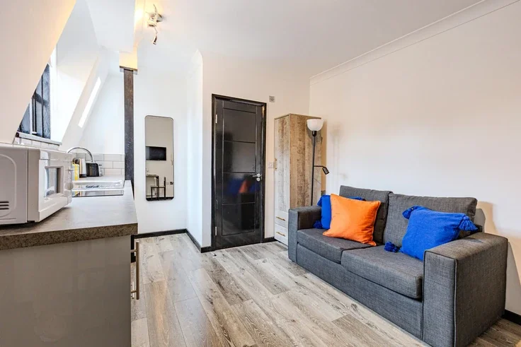 Flat Bouverie Place in City of Westminster