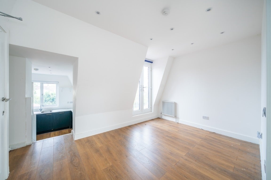 Flat Harewood Road in Greater London