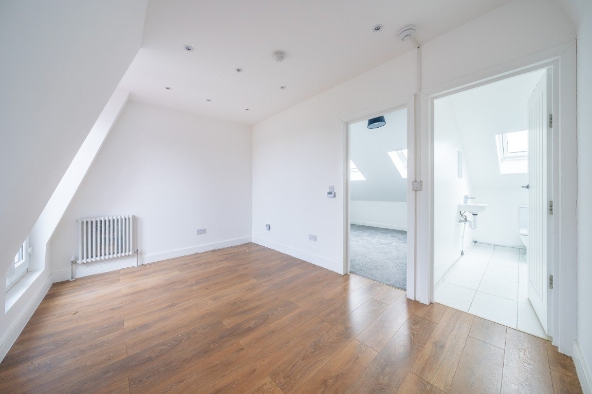 Flat Harewood Road in Greater London