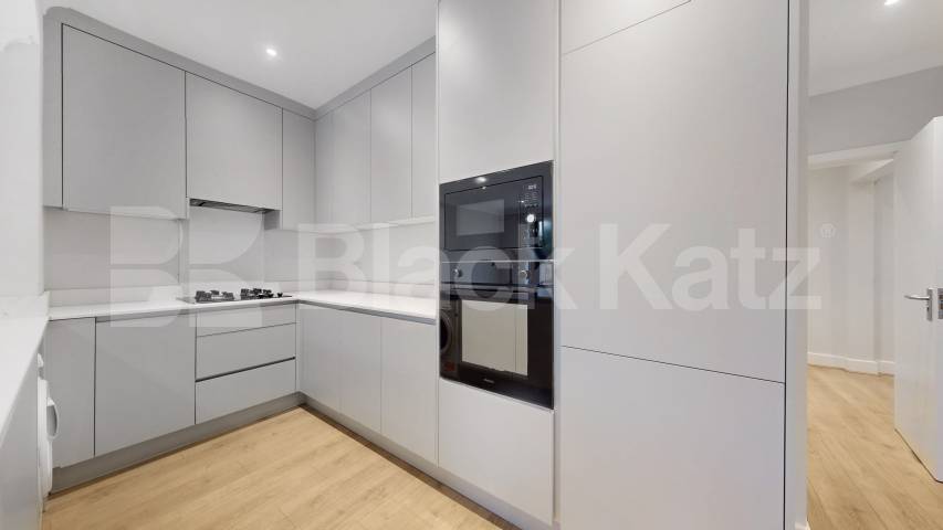Flat Iverson Road in Greater London