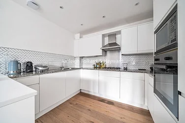 Flat Great Dover Street in Greater London