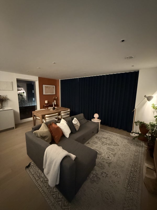 Room Wyndham Road in Greater London