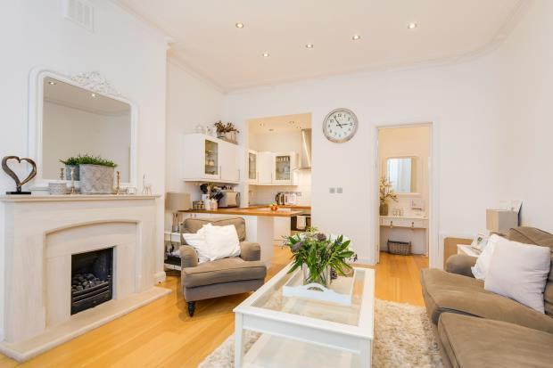 Flat Elgin Avenue in City of Westminster