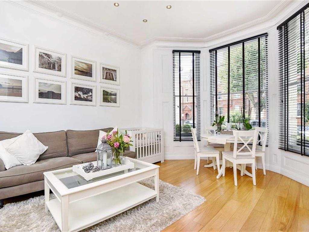 Flat Elgin Avenue in City of Westminster