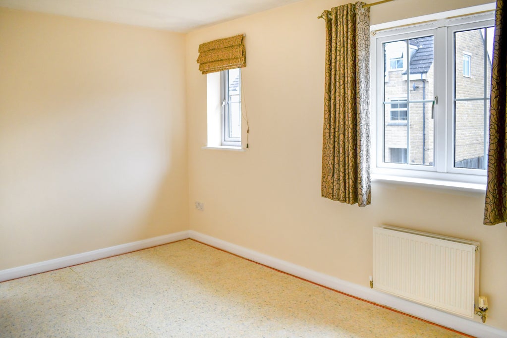 House Goodfellow Close in Bradford