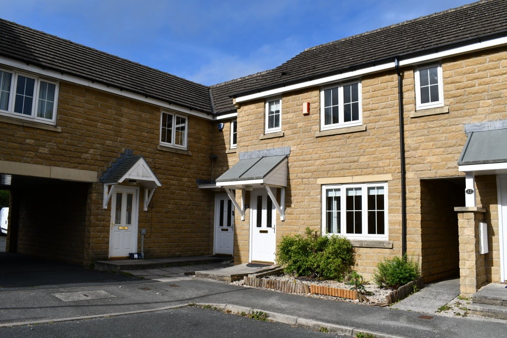 House Goodfellow Close in Bradford