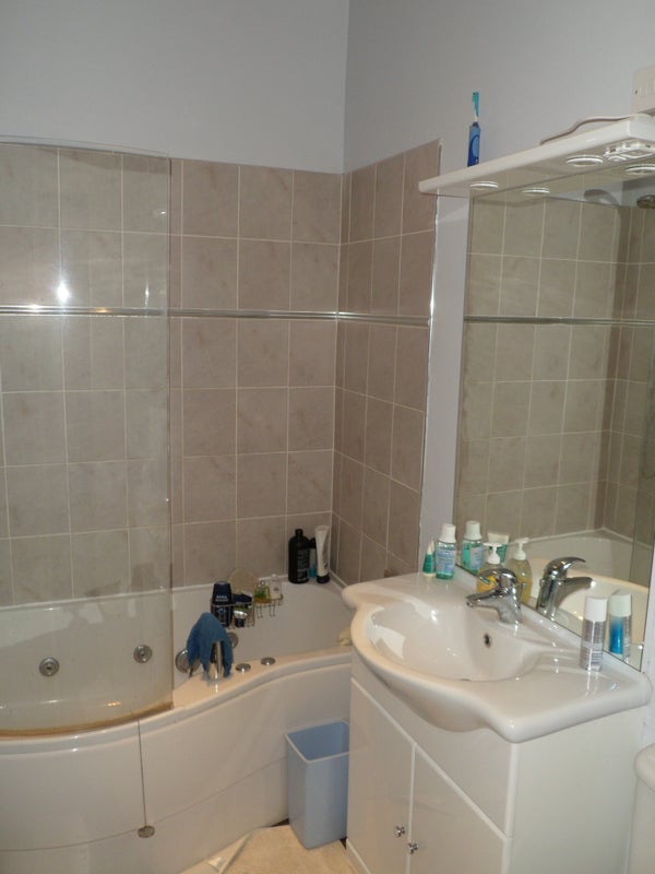 Room Bickerton Road in Greater London