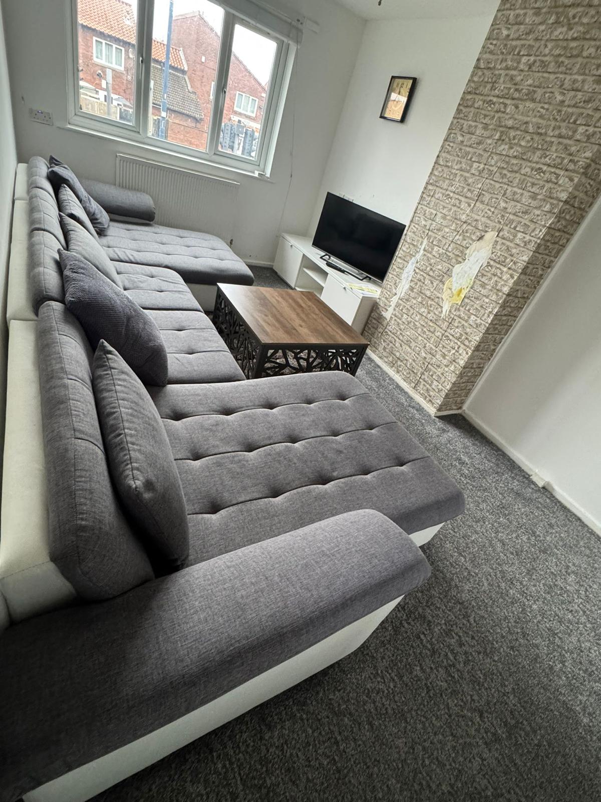 Flat Cumbrae Gardens in Salford