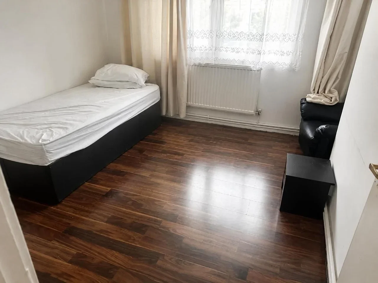 Room Congreve Street in Greater London