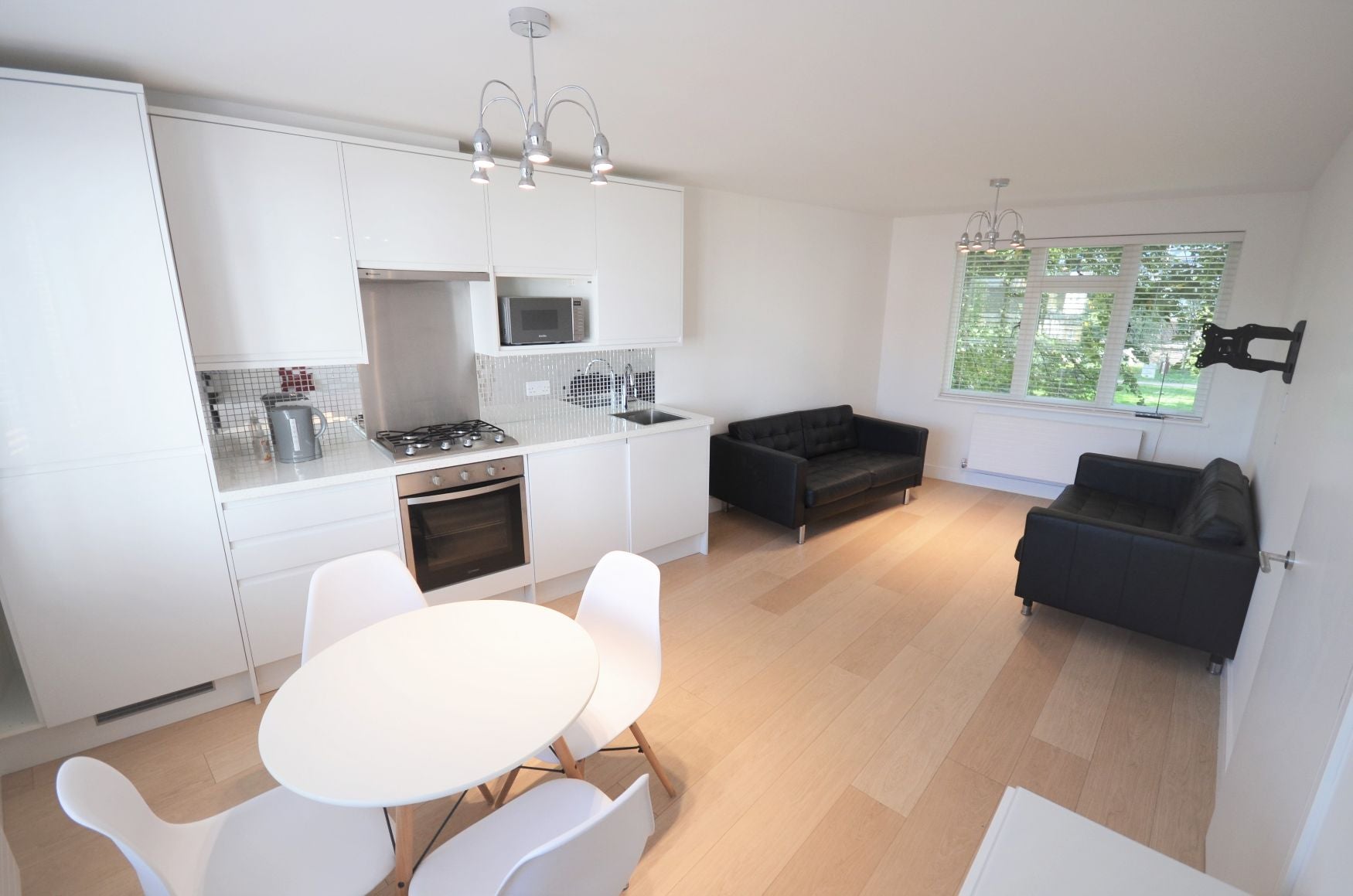 Flat Grove Place in Greater London