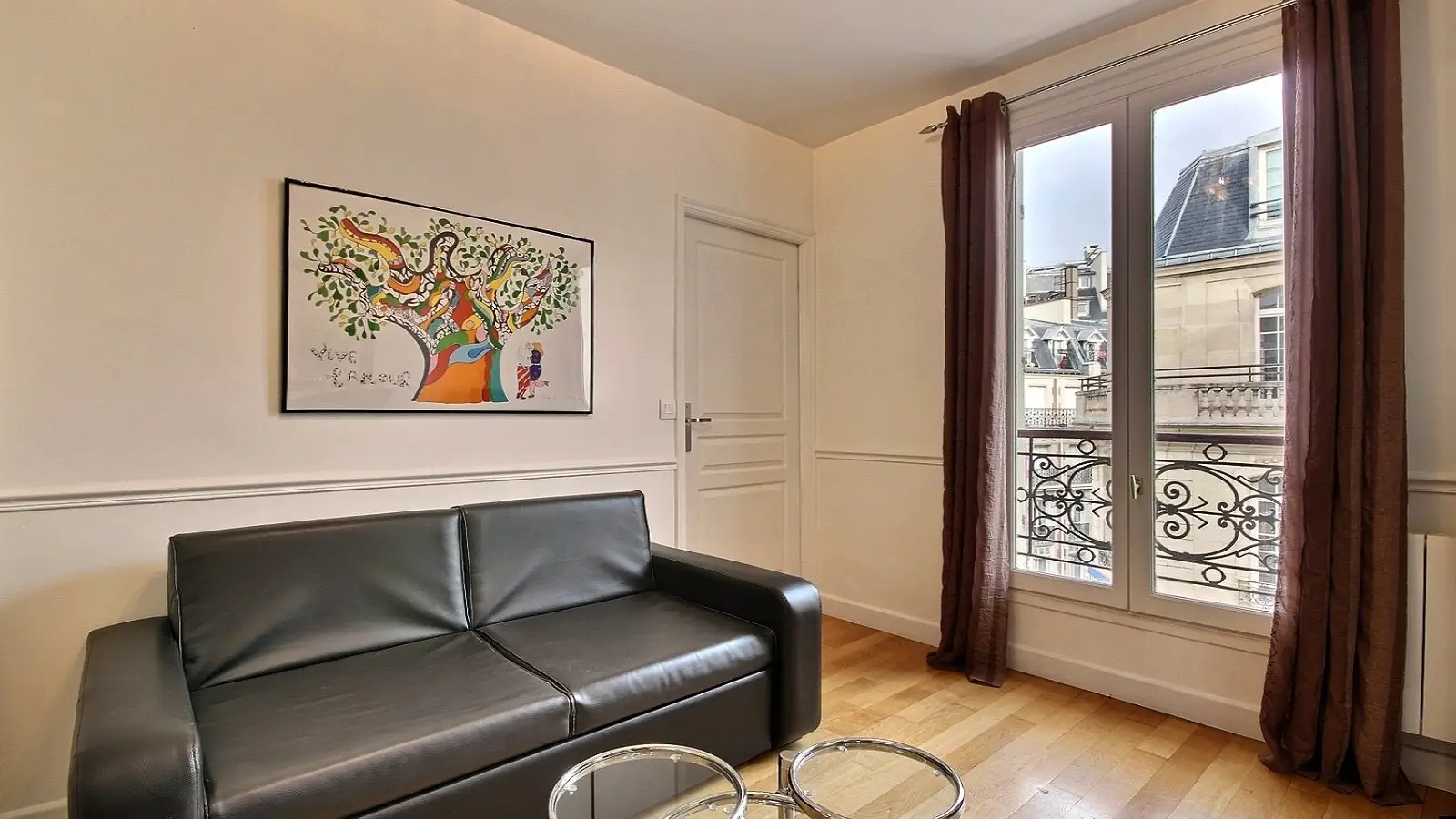 Flat Rue de l'Amiral Hamelin in Paris