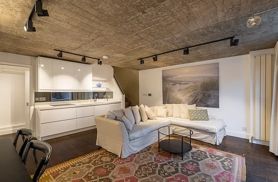 Flat Dartmouth Close in City of Westminster