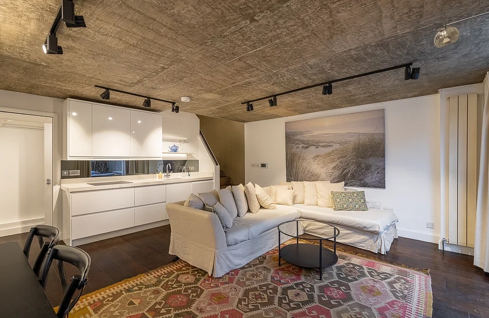 Flat Dartmouth Close in City of Westminster