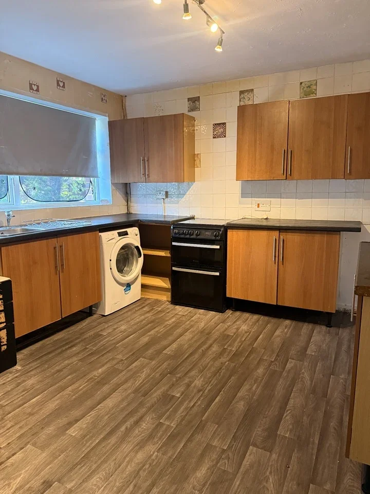 House St Olam's Close in Luton