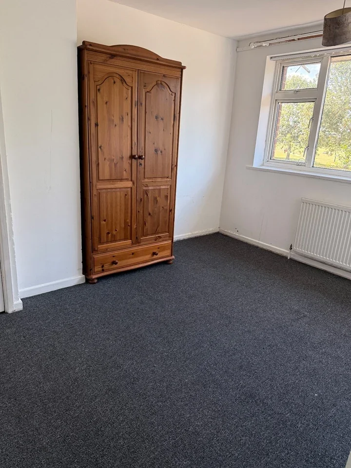 House St Olam's Close in Luton