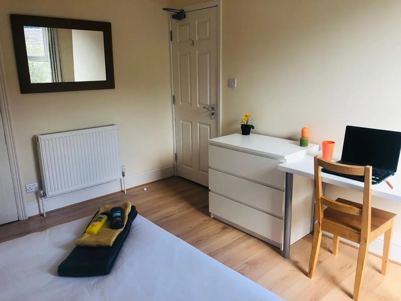 Room Stalker Lees Road in Sheffield