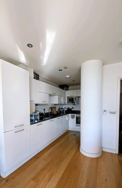 Room High Street in Greater London
