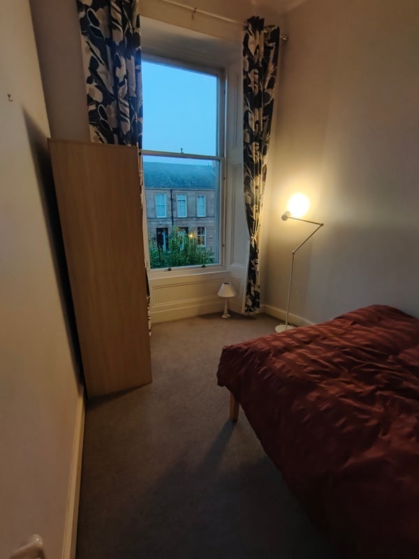 Room Queen Square in Glasgow