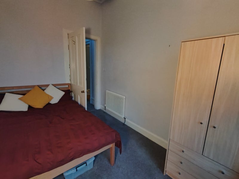 Room Queen Square in Glasgow