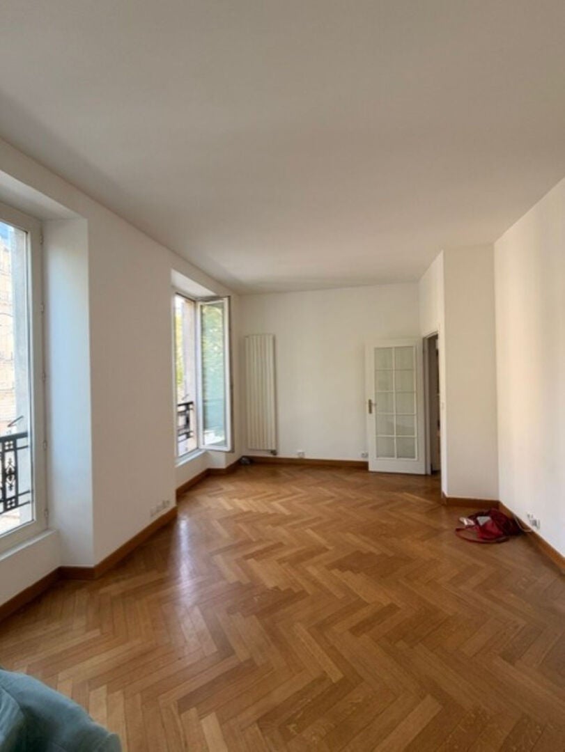 Flat Rue Ampère in Paris