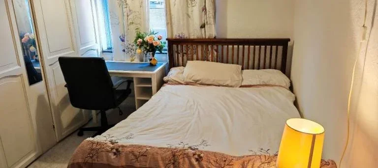 Room Firtree Avenue in Greater London